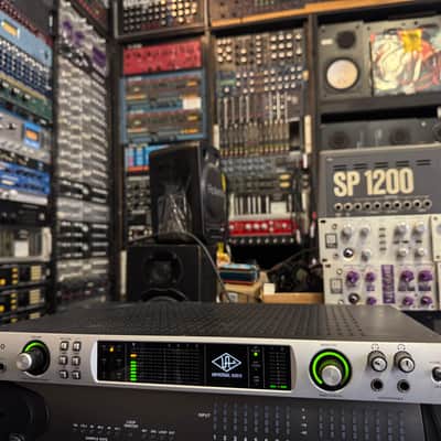 Universal Audio Apollo 8 QUAD Thunderbolt Audio Interface UAD 2 ,2010s - Silver //ARMENS image 1
