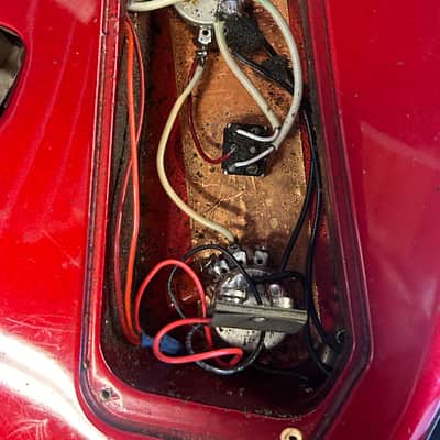 Kramer  Focus 6000 1985 - BODY AND PARTS ONLY Cherry red image 6