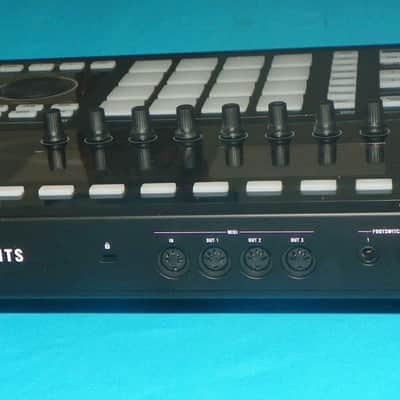 Native Instruments Maschine Studio Black MIDI Controller image 4