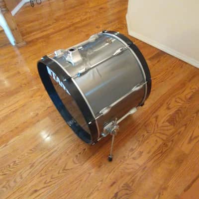 Tama Vintage made in Japan Rockstar 22 x 16 bass drum very clean image 5