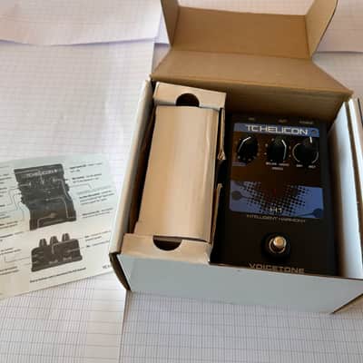 TC Helicon VoiceTone H1 Realistic Guitar Controlled Vocal Harmony  Pedal Excellent  Condition in Box with original Power Supply image 11