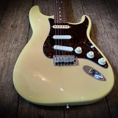 1994 Fender Stratocaster Deluxe Plus in Blonde finish & hard shell case image 13