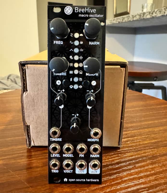 Momo Modular Beehive (Micro Mutable Instruments Plaits) 2022 - Black image 1