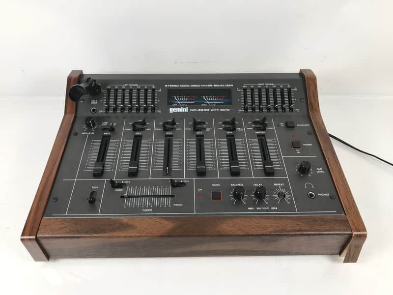 Gemini MX-8200 With Echo 80s Stereo Audio Disco Mixer/Equalizer