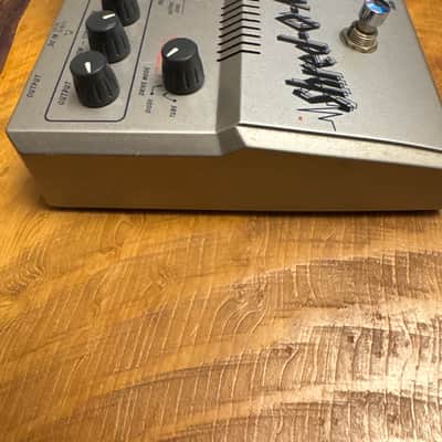 Akai Shred-O-Matic D1 Tube-Driven Overdrive / Distortion 2000s - Silver image 4