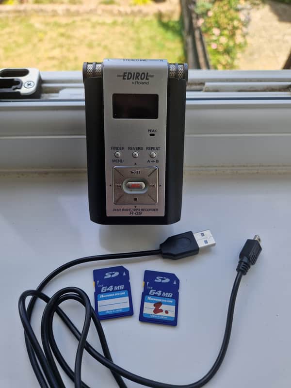 Edirol by Roland R09HR 2008 - 24-bit/96kHz Portable Recorder - Black image 1