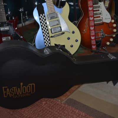 2017-18 Eastwood Airline H74 DXL Semi-Hollowbody in Honeyburst w/ a Bigsby, New Nickel Dunlop Straploks & a Mint Eastwood Hardshell Case ~ Mint ! image 20