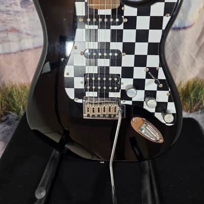 Fender Squier Starcaster HSS standard series 2018 - Black image 2
