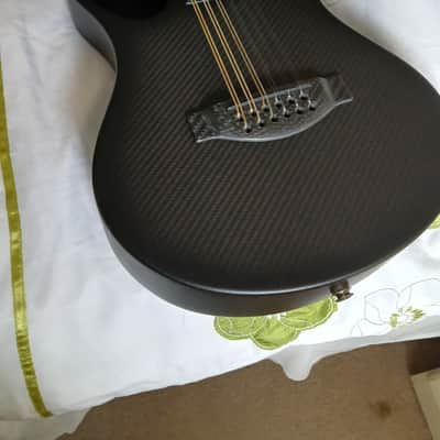 Emerald Amicus 2026 - Black carbon fibre image 3