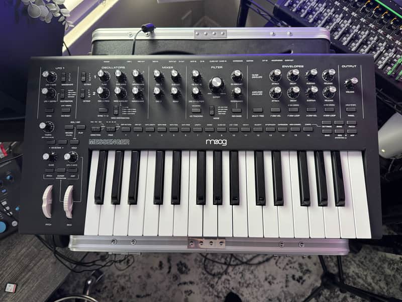 Moog Messenger — MINT image 1