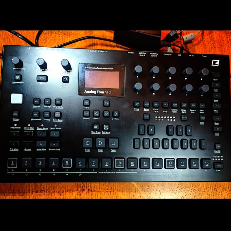 Elektron Analog Four MKII 4-Voice Tabletop Analog Synthesizer 2020 - Present - Black image 1
