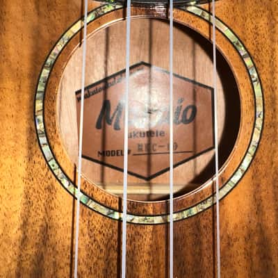 Makaio MKC-10 Koa Concert Ukulele - Natural Excellent image 3