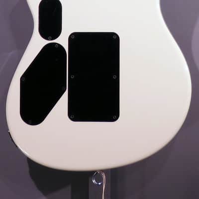 EVH Wolfgang Signature 2023 Ivory w/Hardshell Case image 4