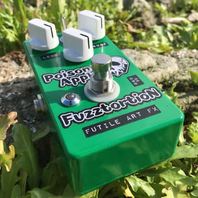 Futile Art FX Custom Shop 🍏 Poison Apple Fuzztortion OpAmp Muff image 5