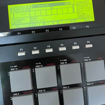Akai MPC2500 Music Production Center 2005 - 2013 - Black image 3