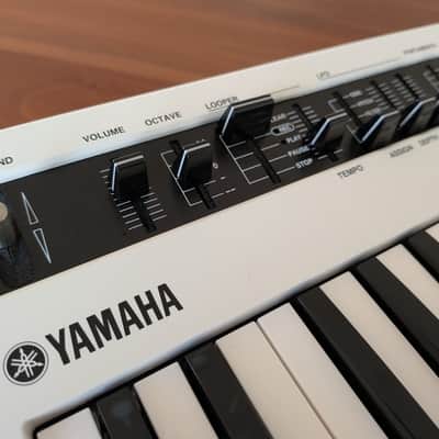 Yamaha Reface CS Mini Mobile Keyboard image 8
