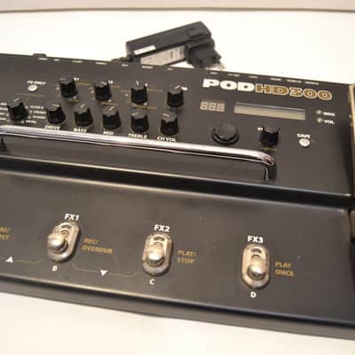 Line 6 POD HD300 Multi-Effect and Amp Modeler 2010s - Black image 2