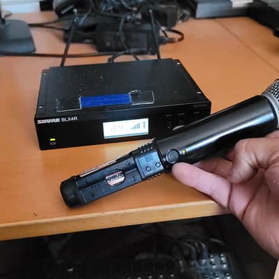 Shure BLX4R H8 Wireless Receiver 518-542 MHz w/ Handheld Mic image 10