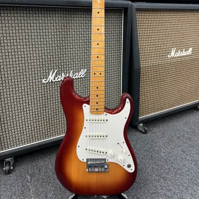 Fender Standard Stratocaster with Maple Fretboard 1983 - Sienna Sunburst image 2
