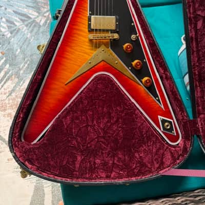Gibson Custom M2M Flying V 2024 - Factory Burst image 5