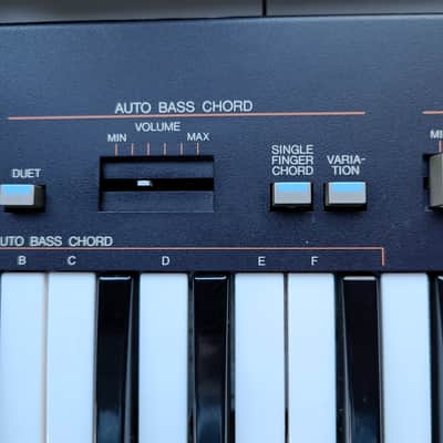 Yamaha PS-400 44 key PortaSound synth with hard case and expression pedal image 7