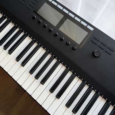 Native Instruments Komplete Kontrol S88 MKii 2020 - Present - Black image 2