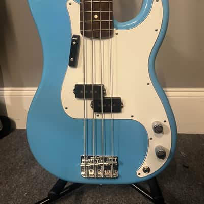 Fender MIJ International Color Precision Bass 2022 - Polyurethane image 4