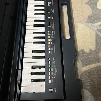 Yamaha PortaSound PS-400 Vintage 44-key keyboard synth w Case image 3
