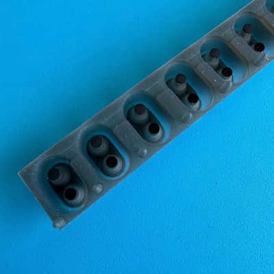 YAMAHA EZ-220 Keyboard Replacement Part: 13-Key Conductive Contact Rubber Pad image 4