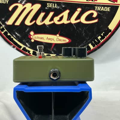 Electro-Harmonix Green Russian Big Muff Pi π Distortion Fuzz Pedal with Box image 4