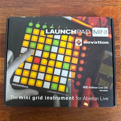 Novation Launchpad Mini MKII Pad Controller 2015 - 2019 - Black image 8