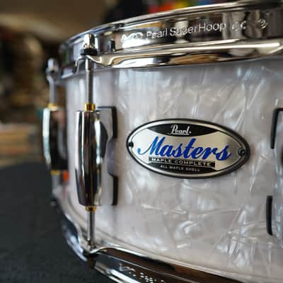 Pearl Masters MCT1455S/C448 MCT Series 5.5x14" Maple Snare Drum - White Marine Pearl image 4