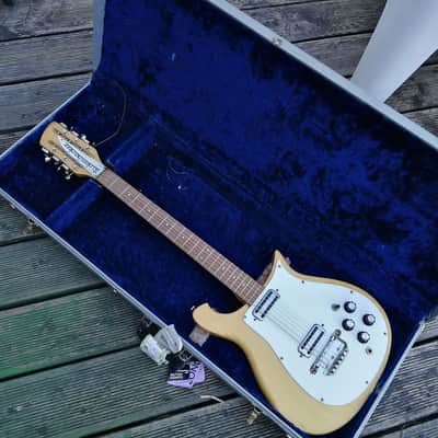 Rickenbacker 450/12 1966 Mapleglo with genuine case image 17