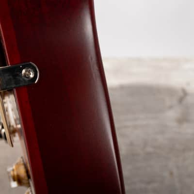 Gibson Les Paul Tribute Satin, Satin Cherry Sunburst | Demo image 16