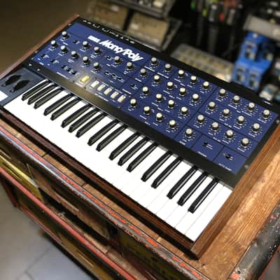 Korg Mono/Poly 1980s - Blue