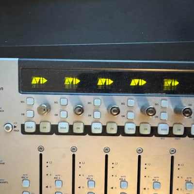 Euphonix MC Mix (Artist Mix) 8-Fader DAW Control Surface - Silver image 3