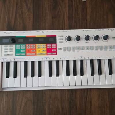 Arturia KeyStep Pro 37-Key MIDI Controller 2020 - Present - White