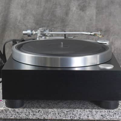 YAMAHA GT-2000 Direct Drive Turntable in Very Good Condition image 12