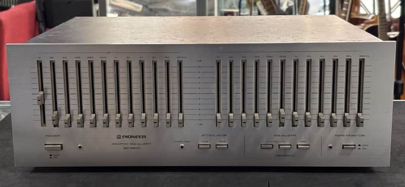 Pioneer SG-9800 12-band stereo graphic equaliser image 1