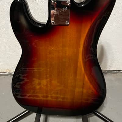 Squier Vintage Modified Precision Bass PJ 2014 - 2018 - 3-Color Sunburst image 2