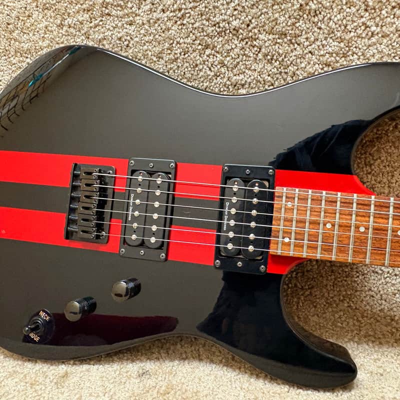 Squier Showmaster Black and Red