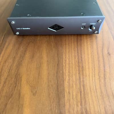 Universal Audio UAD-2 Satellite Thunderbolt 3 OCTO Core Desktop DSP Accelerator 2019 - Present - Gray image 1