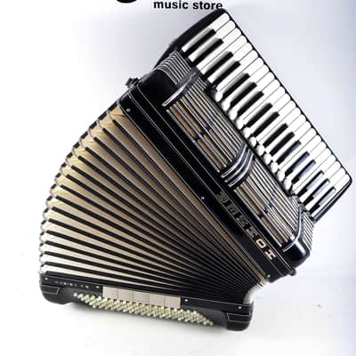 Hohner Morino V N – Cassotto – 120 Bass – Case + Brand New Straps – Certified - VIDEO image 8