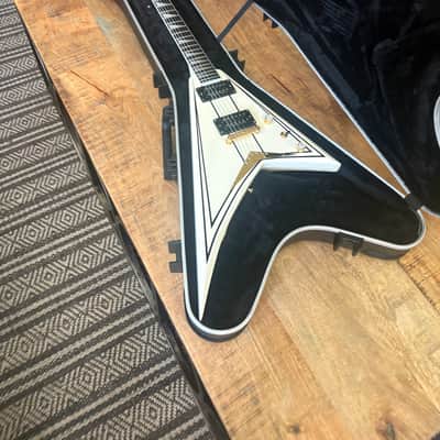 Jackson Pro Series RR3 Rhoads 2016 - Present - Ivory with Black Pinstripes image 2