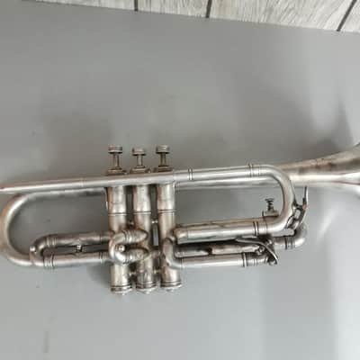 Holton H-C Silver Trumpet, vintage w/ original Frank Holton hard-shell case - Consignment image 2