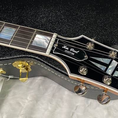 NEW! Gibson Dealer Select Custom Shop Les Paul Custom AAA Figured Flame Top - Transparent Green / Natural Back - Authorized Dealer - WOW! Only 8.7 lbs - G07689 image 6
