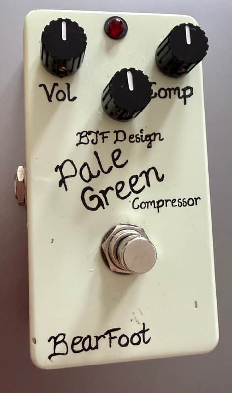 Bearfoot FX Pale green compressor #236 2010s image 1