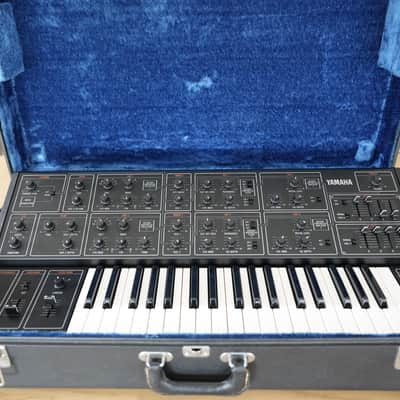 Yamaha CS-15 Duophonic Synthesizer w/ Original case