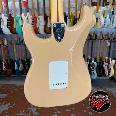 Fender International Color Series Stratocaster Ltd Sahara Taupe image 6