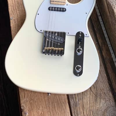 G&L ASAT Classic Vintage White image 2
